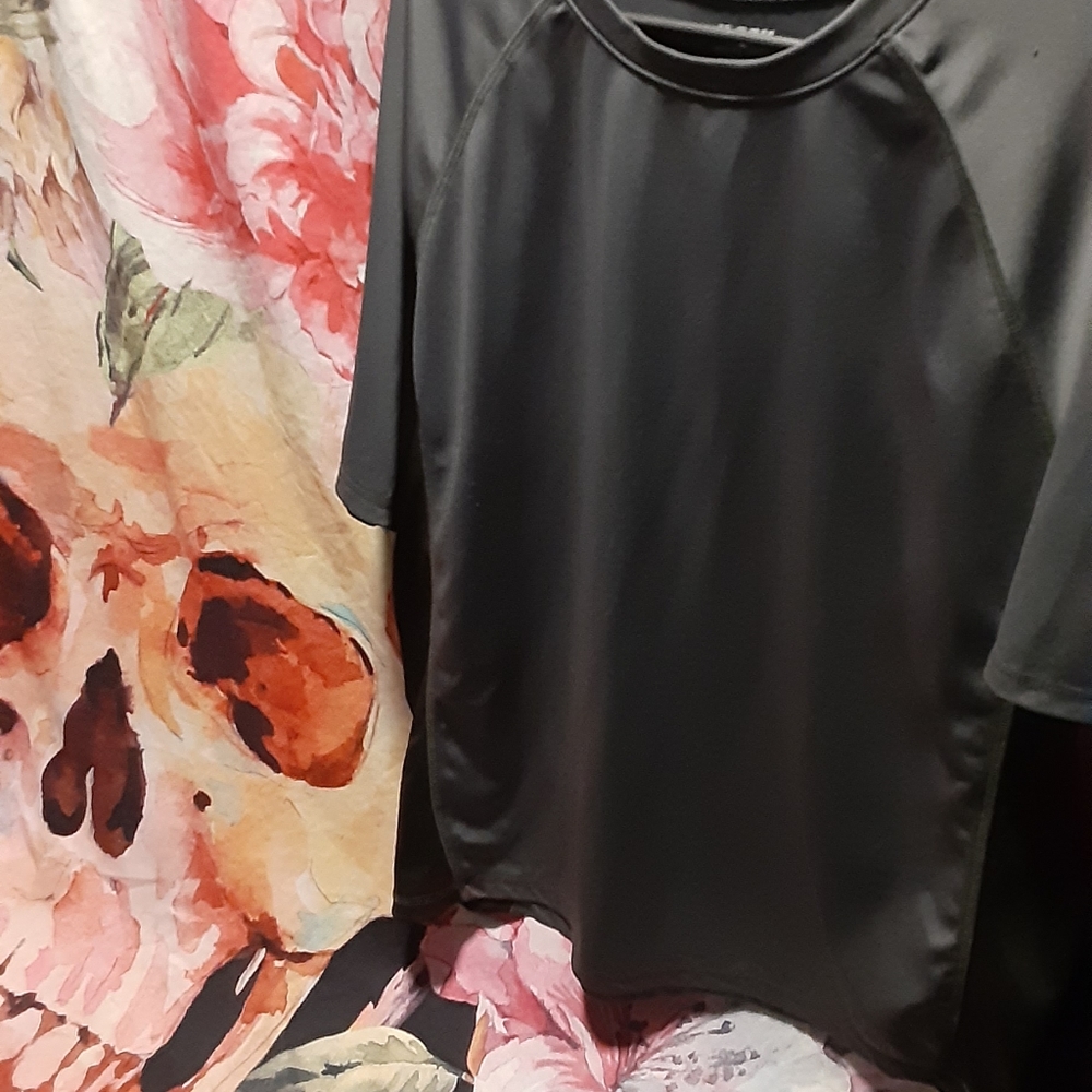 Grey work out shirt w/ nipple enhancer material